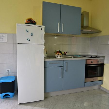 Apartmani Natasa Nino Jezera, Murter Kamer foto
