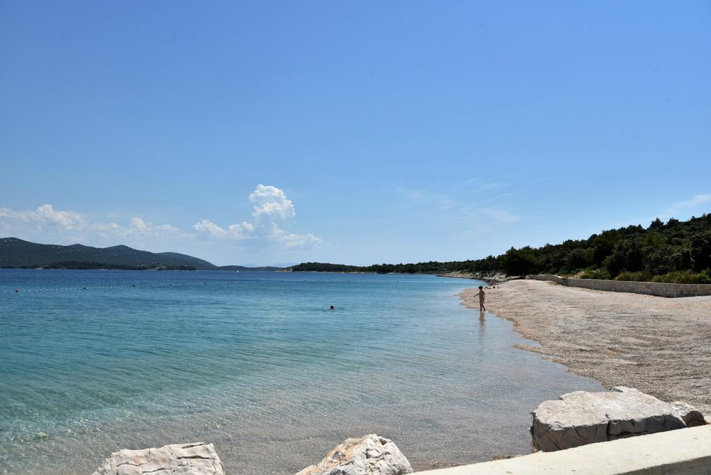 Apartmani Natasa Nino Jezera, Murter Buitenkant foto