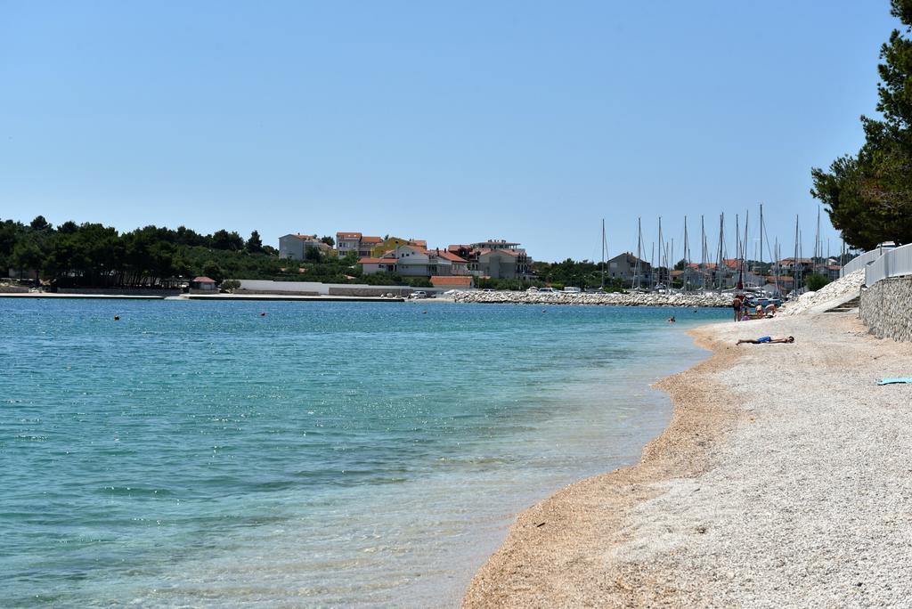 Apartmani Natasa Nino Jezera, Murter Buitenkant foto