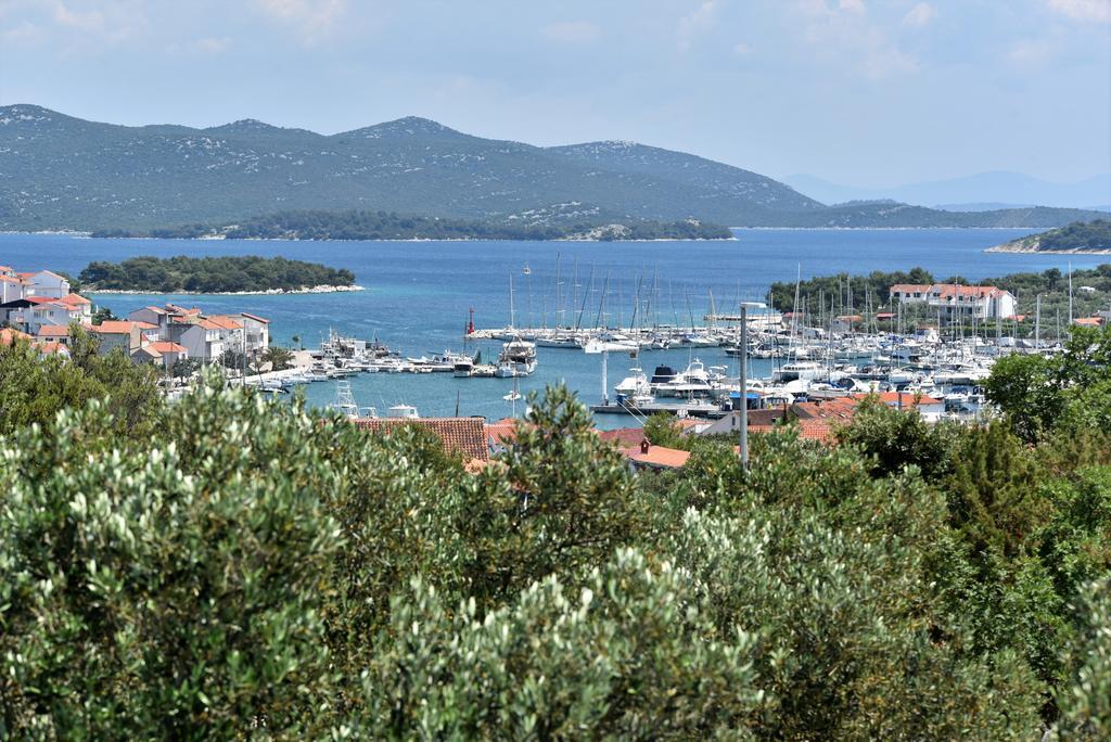 Apartmani Natasa Nino Jezera, Murter Buitenkant foto